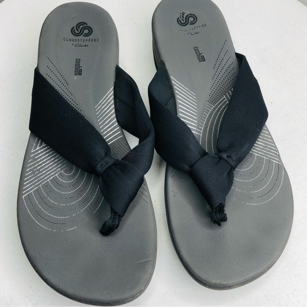 Women’s Cloudsteppers Arla Glison Black Fabric Thong Sandals- SZ 11. RR1